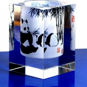 水晶笔筒