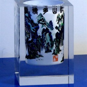 水晶笔筒